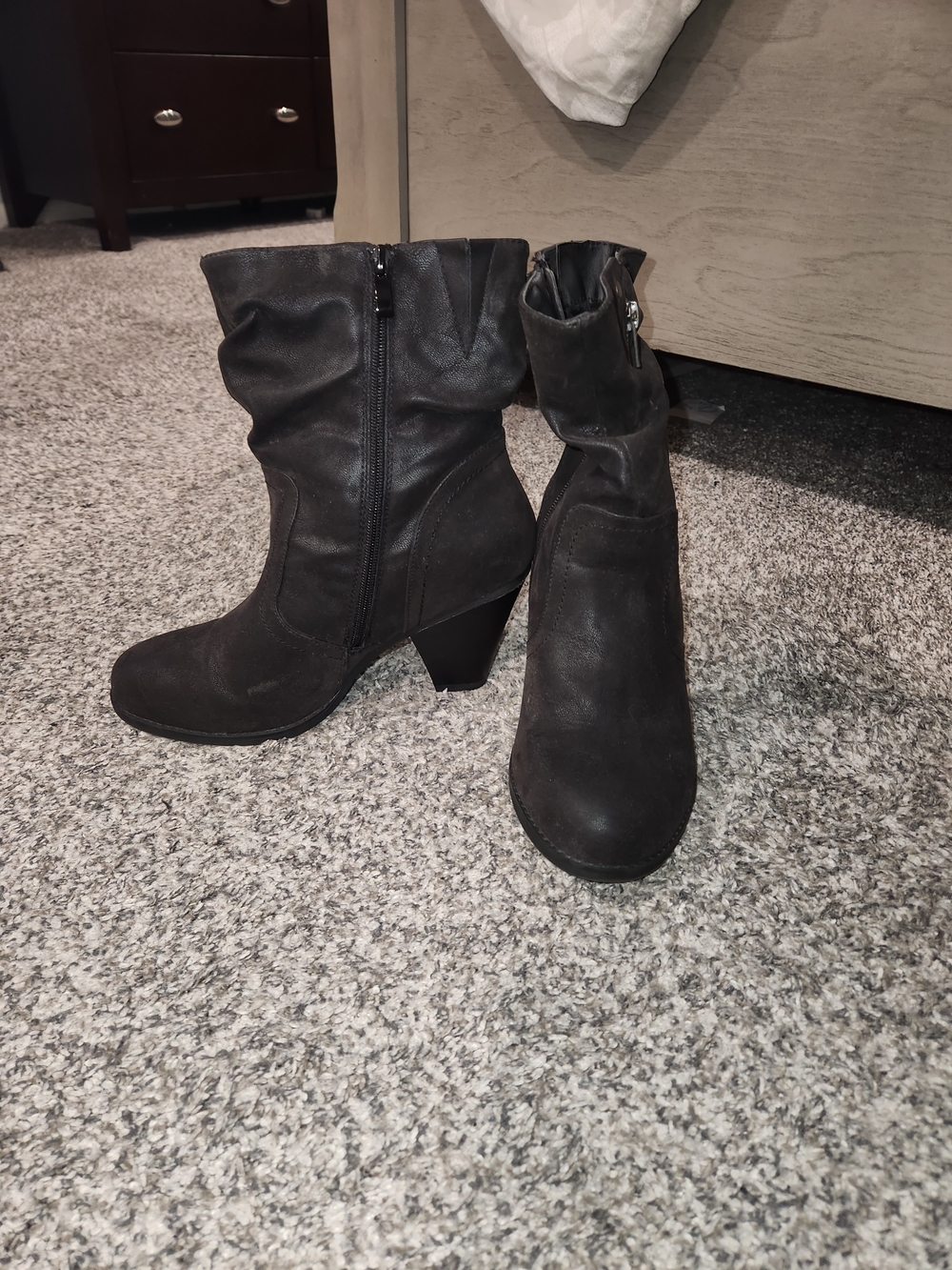 Torrid 10W Black Mid-Calf Heeled Boots